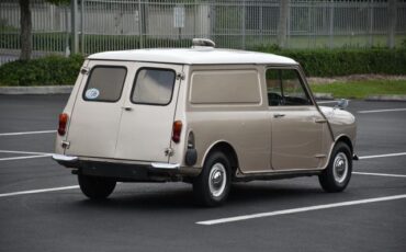 Austin-Mini-1967-Van-2