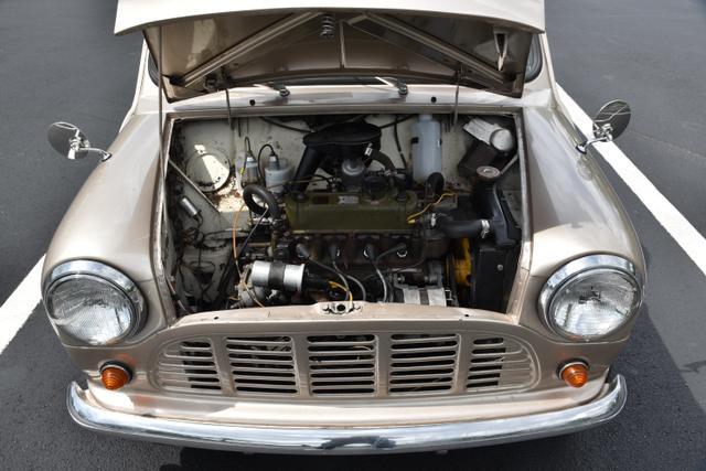 Austin-Mini-1967-Van-20