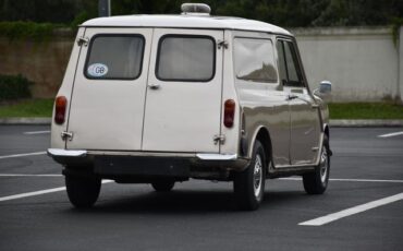 Austin-Mini-1967-Van-3