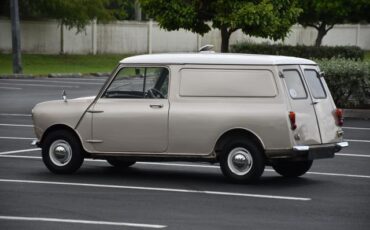Austin-Mini-1967-Van-4