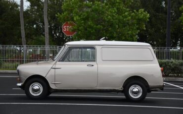 Austin-Mini-1967-Van-6