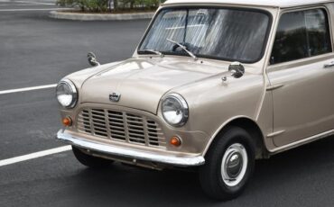 Austin-Mini-1967-Van-9