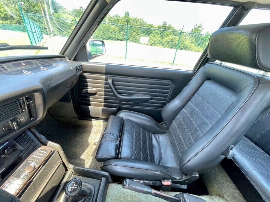 BMW-3-Series-1982-2-Door-Coupe-16