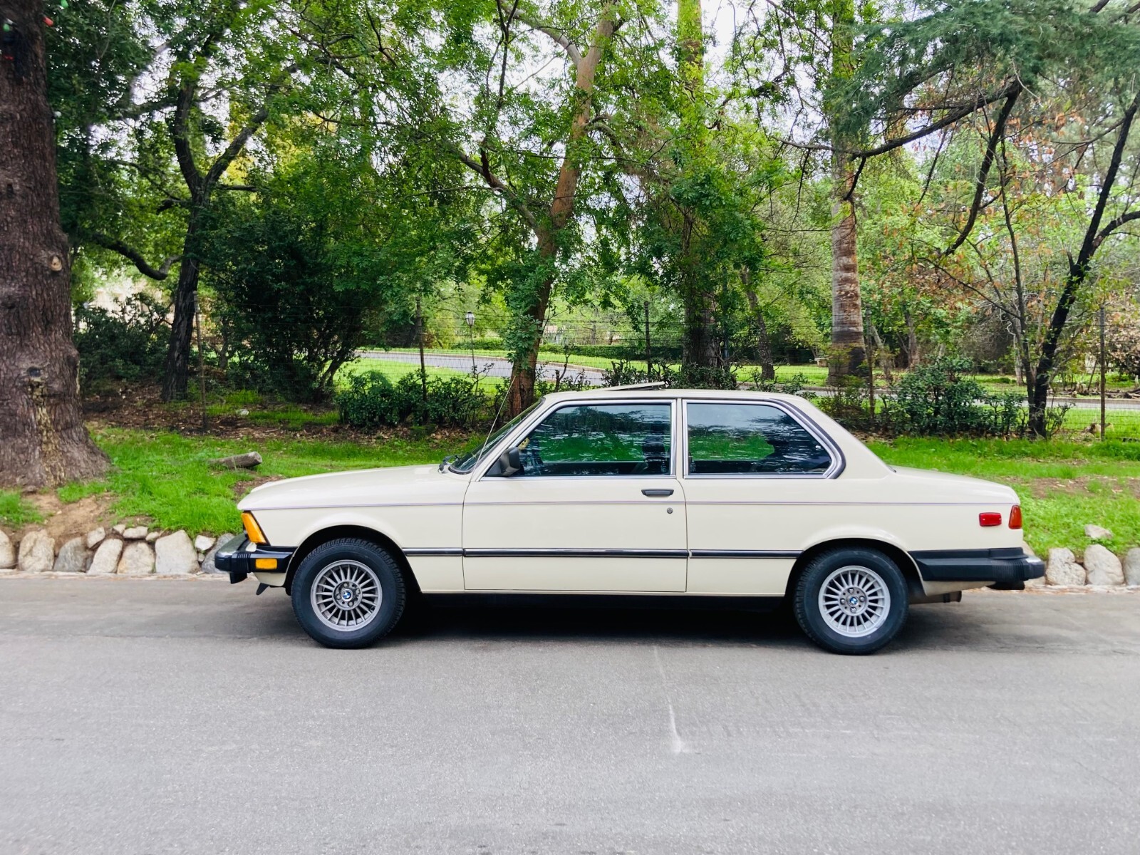 BMW-3-Series-1982-Coupe-1