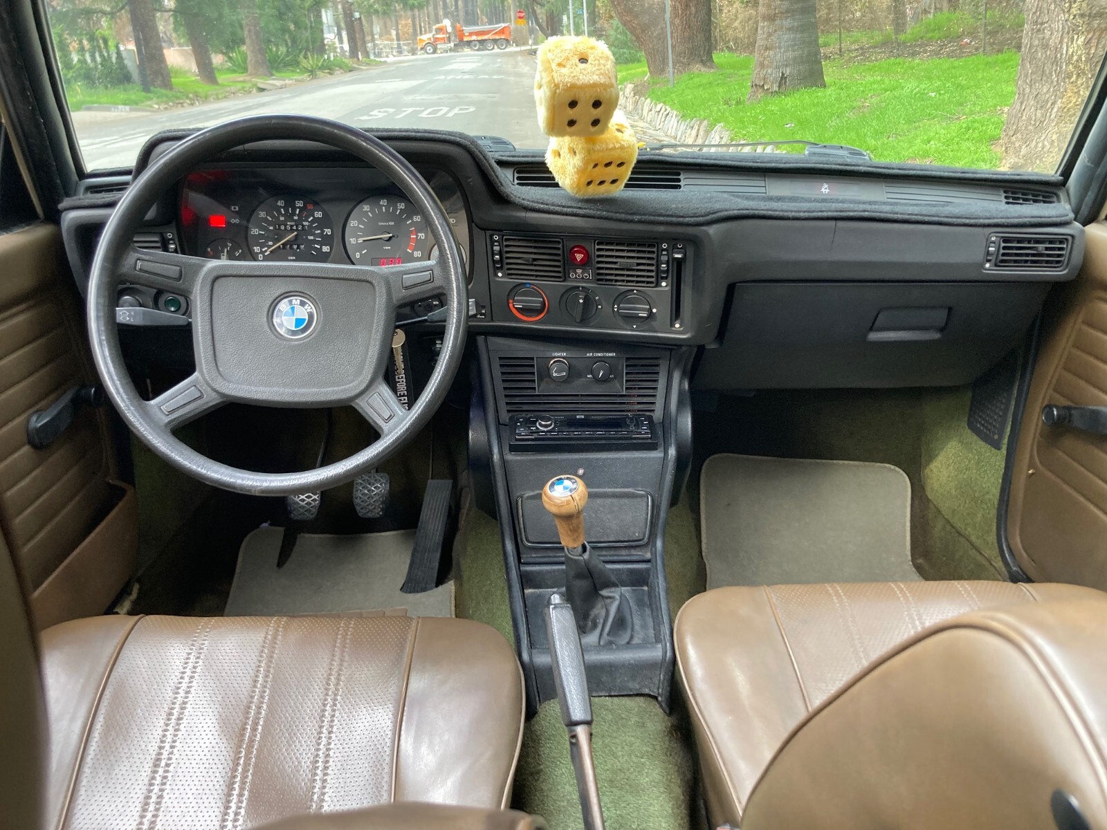 BMW-3-Series-1982-Coupe-14