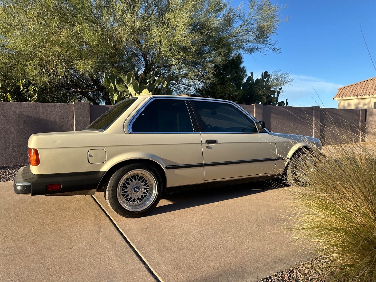 BMW-3-Series-1985-Coupe-11