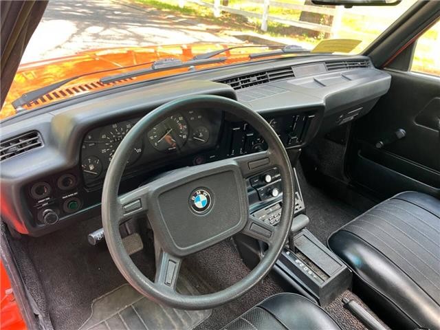 BMW-320i-Coupe-1977-18