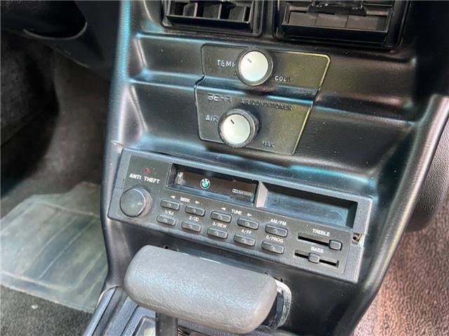 BMW-320i-Coupe-1977-29