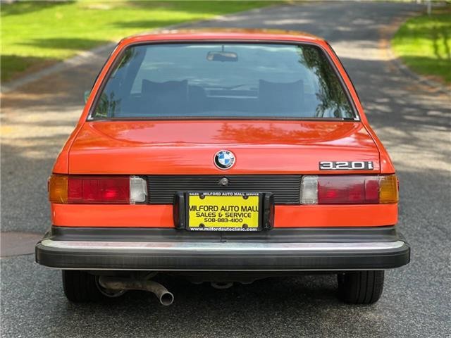 BMW-320i-Coupe-1977-7