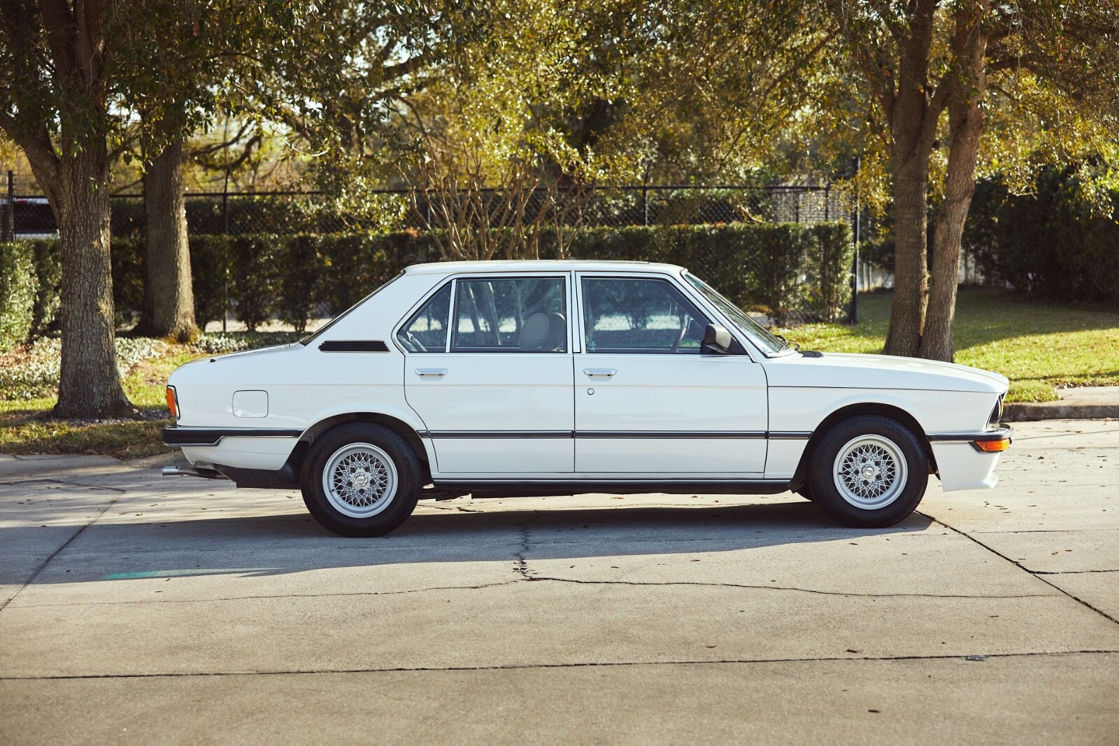 BMW-5-Series-1980-Sedan-1