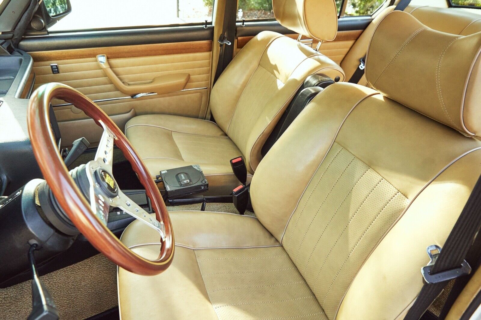BMW-5-Series-1980-Sedan-13