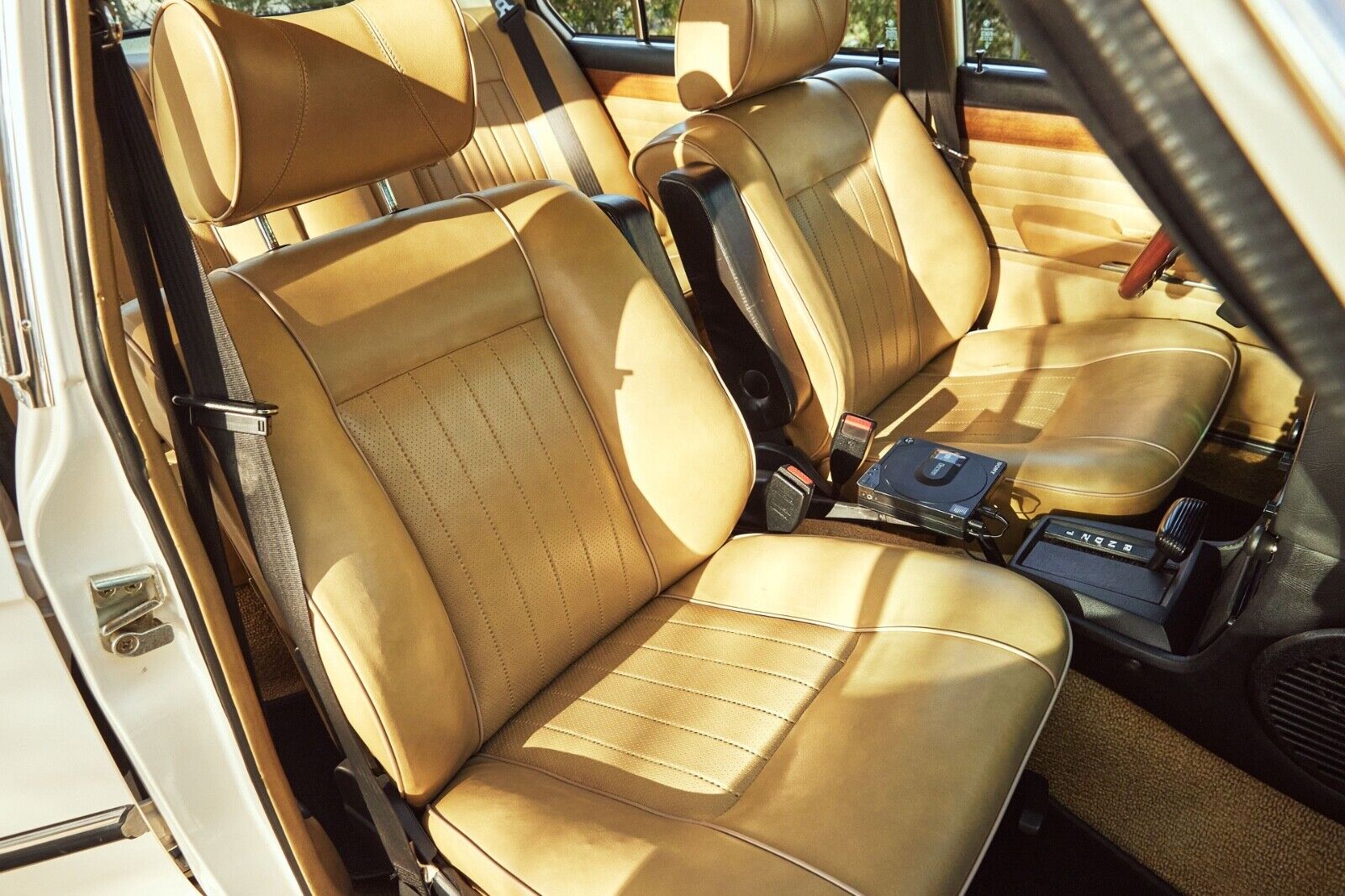 BMW-5-Series-1980-Sedan-15