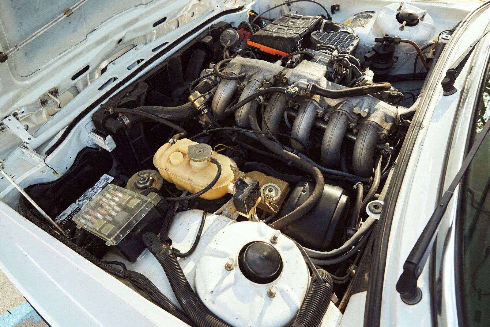 BMW-5-Series-1980-Sedan-24