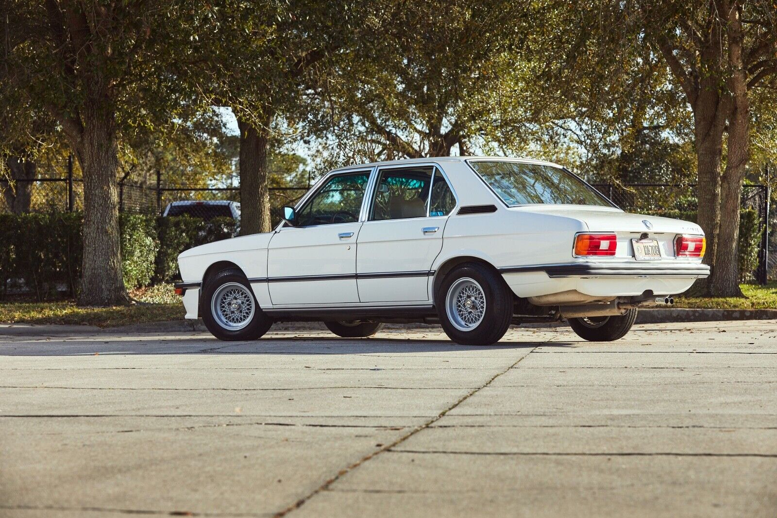 BMW-5-Series-1980-Sedan-4