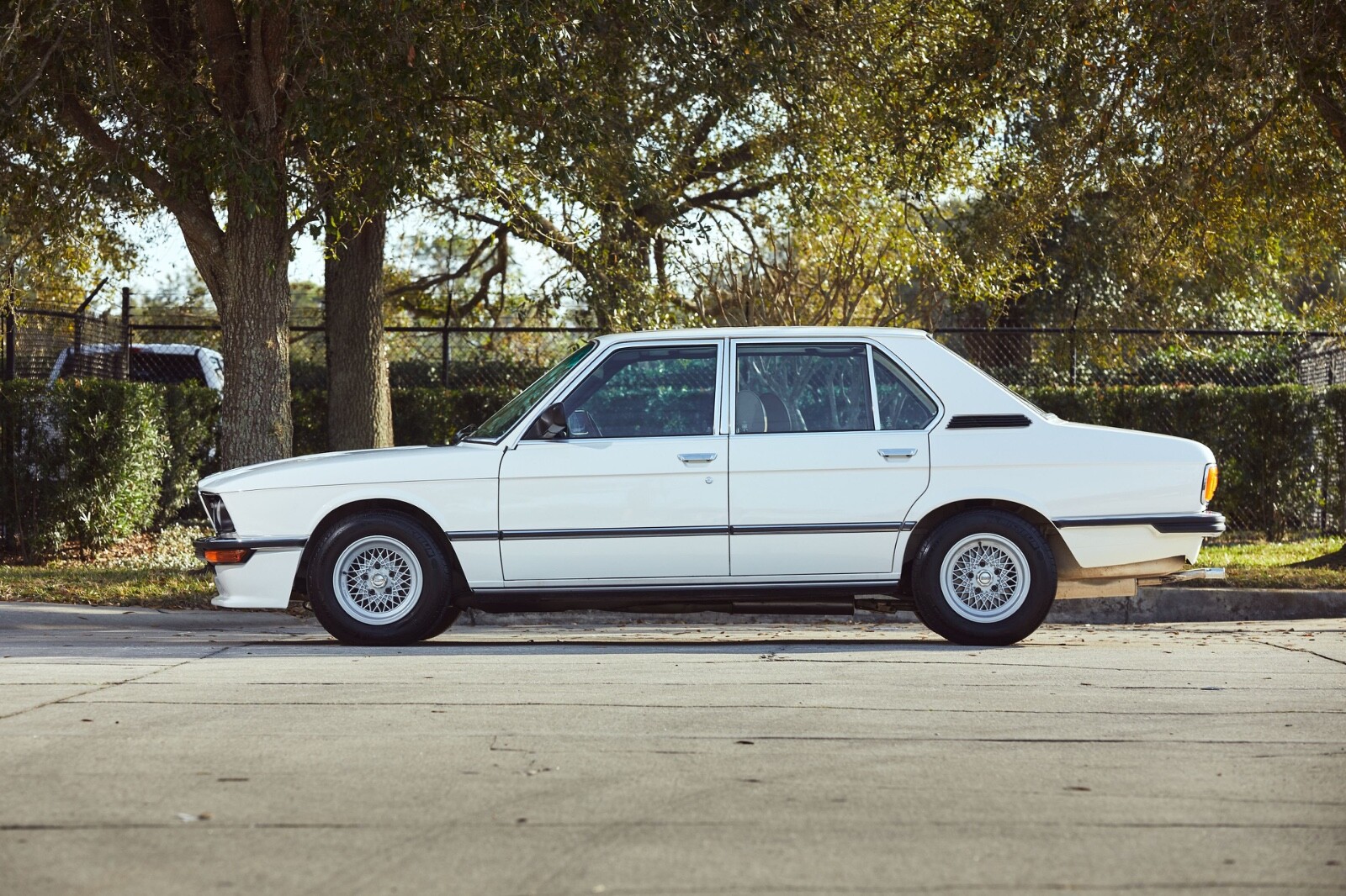 BMW-5-Series-1980-Sedan-5