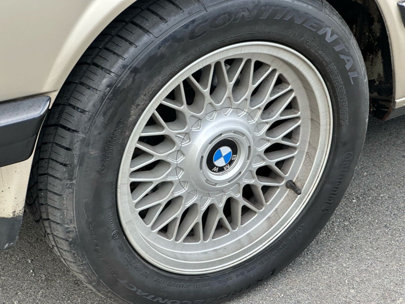 BMW-5-Series-1985-Sedan-12