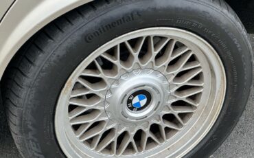 BMW-5-Series-1985-Sedan-13