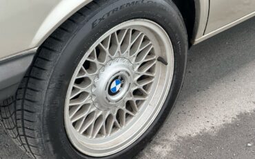 BMW-5-Series-1985-Sedan-15