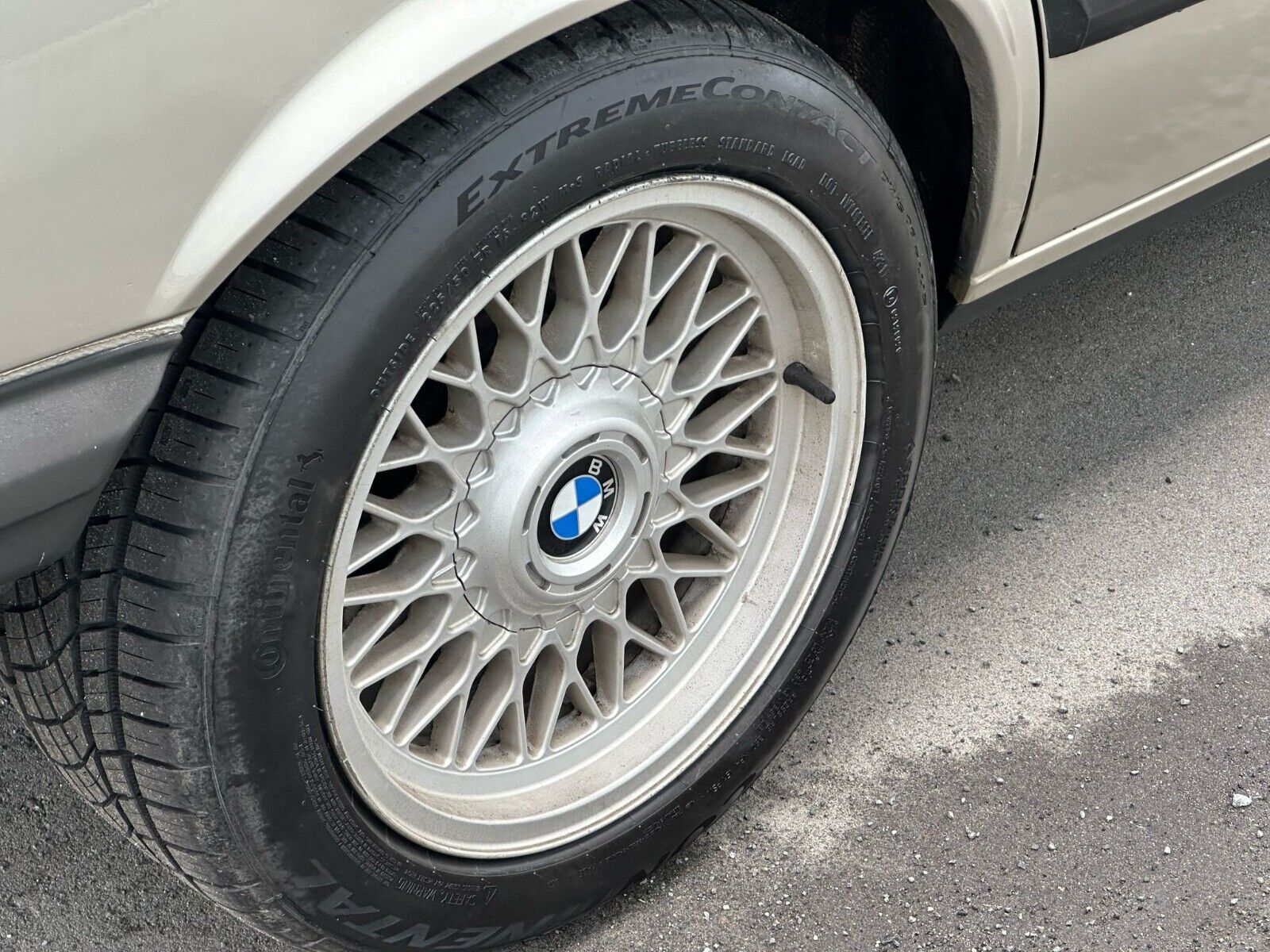 BMW-5-Series-1985-Sedan-15