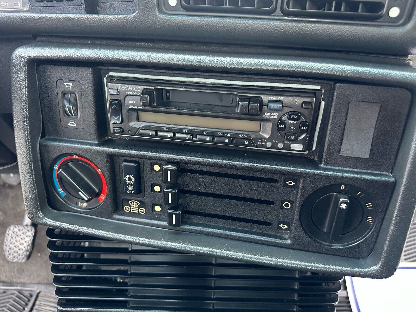 BMW-5-Series-1985-Sedan-18