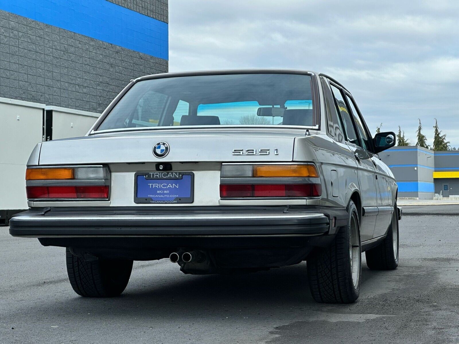 BMW-5-Series-1985-Sedan-4