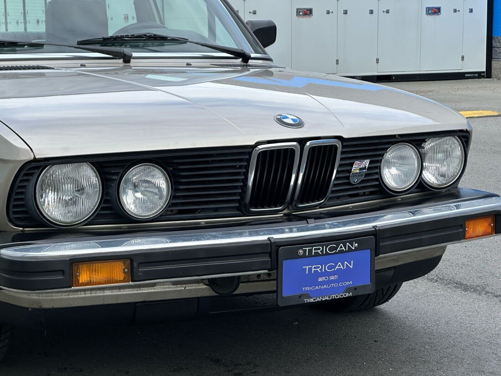 BMW-5-Series-1985-Sedan-5