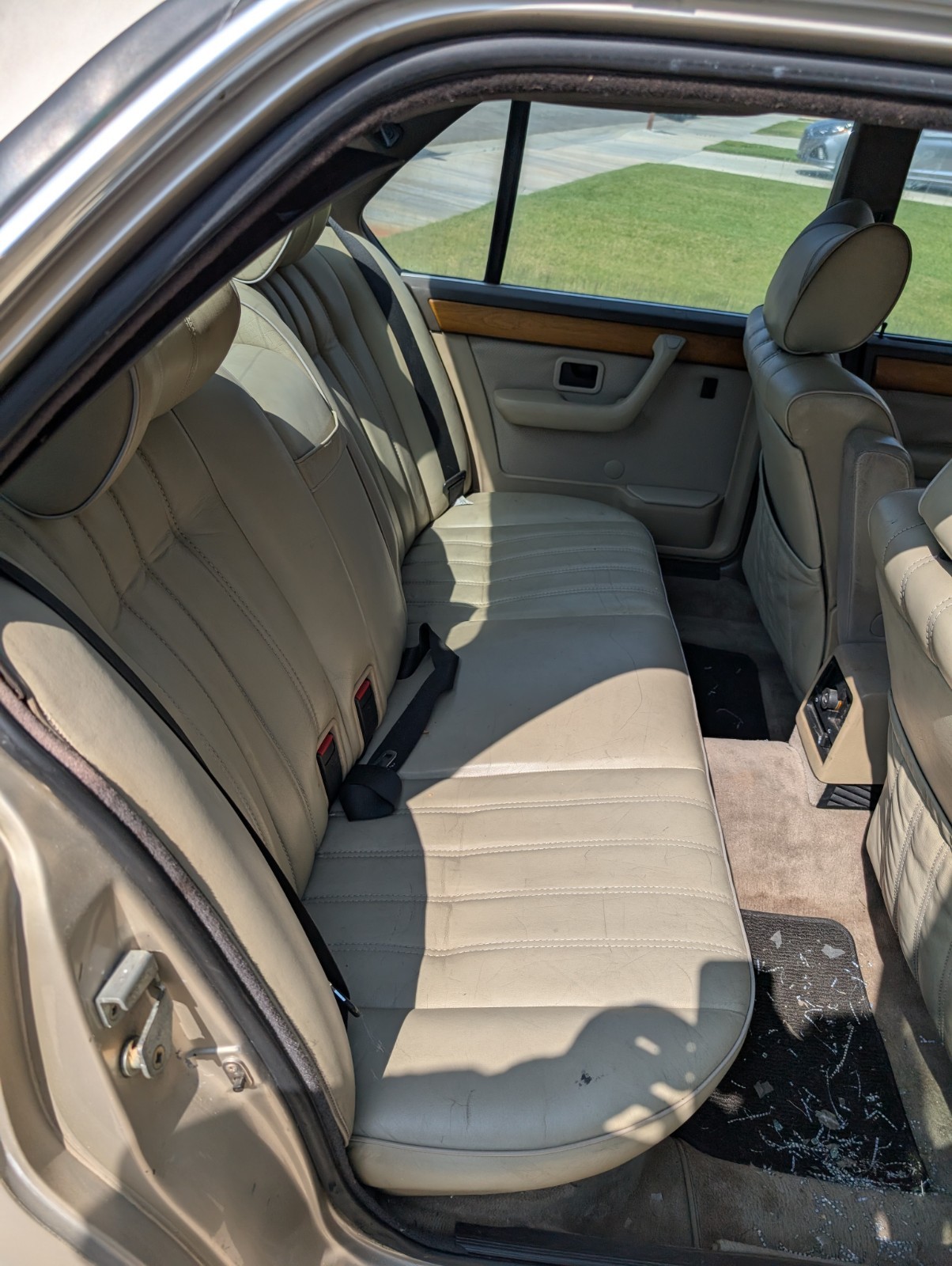BMW-7-Series-1986-Sedan-15