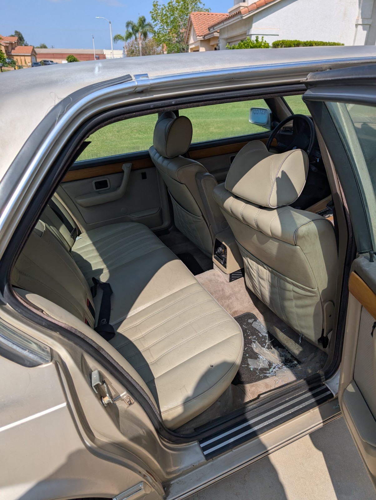 BMW-7-Series-1986-Sedan-17