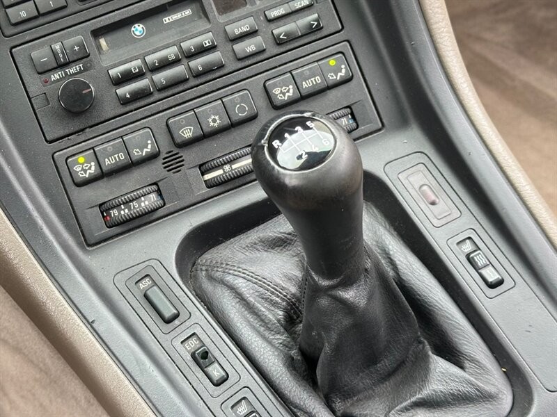 BMW-8-Series-1993-Coupe-2
