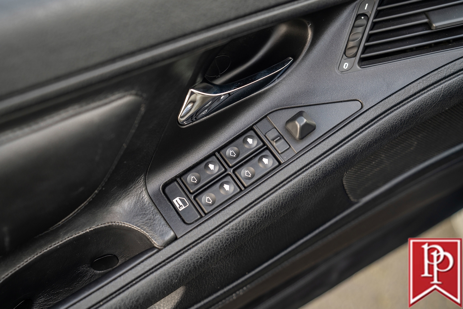 BMW-850-CSi-1994-Coupe-12