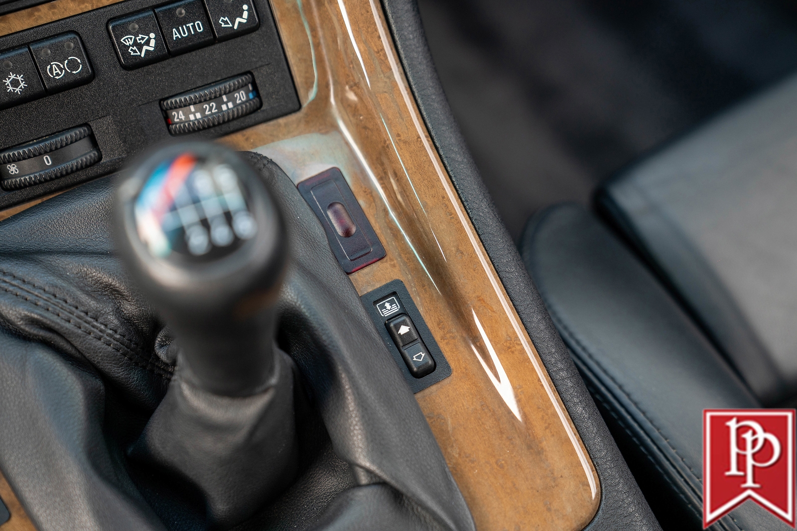 BMW-850-CSi-1994-Coupe-23