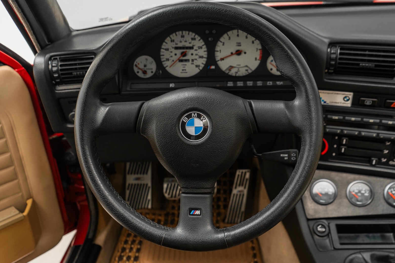 BMW-M3-1990-Coupe-13