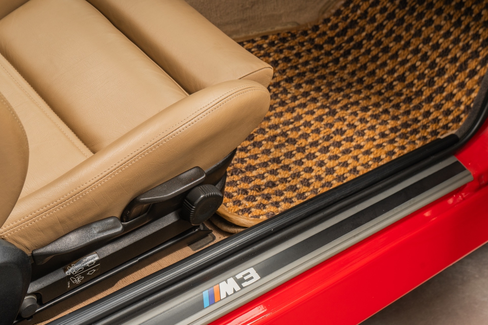BMW-M3-1990-Coupe-26