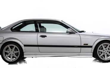 BMW-M3-1993-Coupe-3