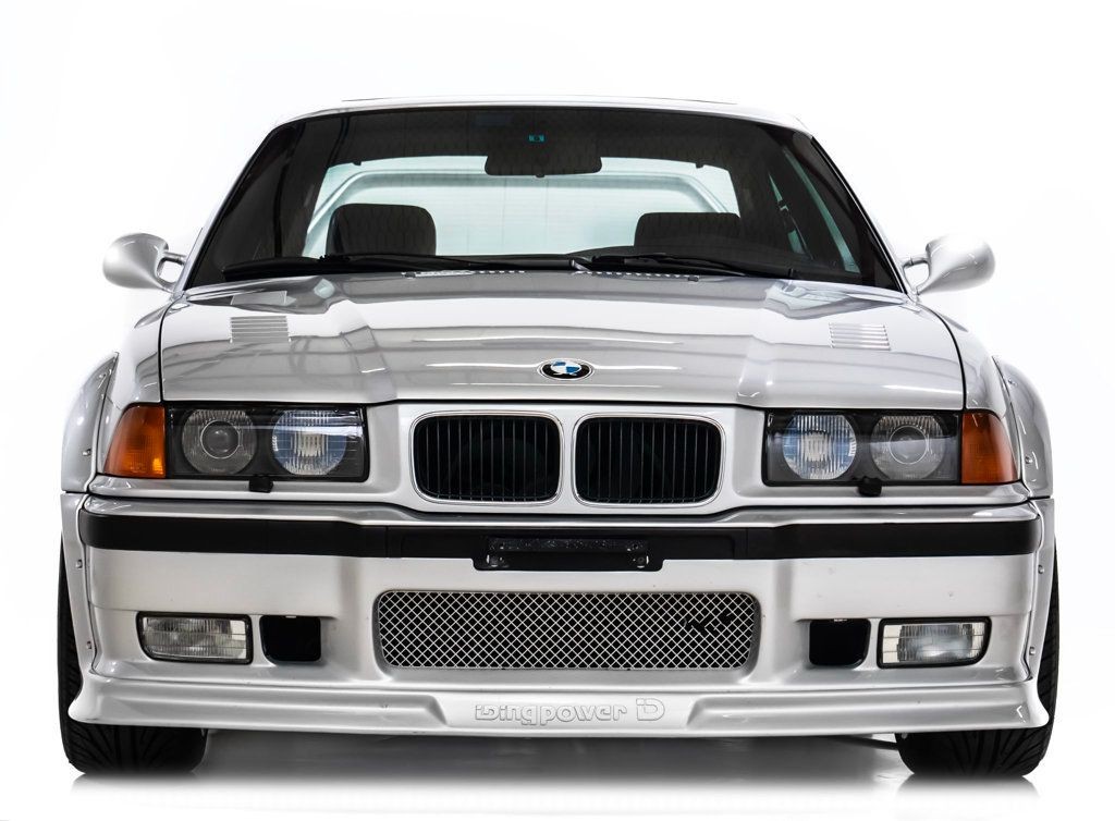 BMW-M3-1993-Coupe-8