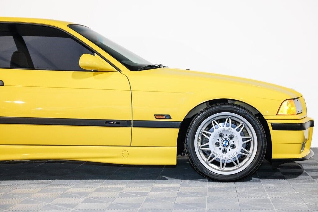 BMW-M3-1995-2D-Coupe-2