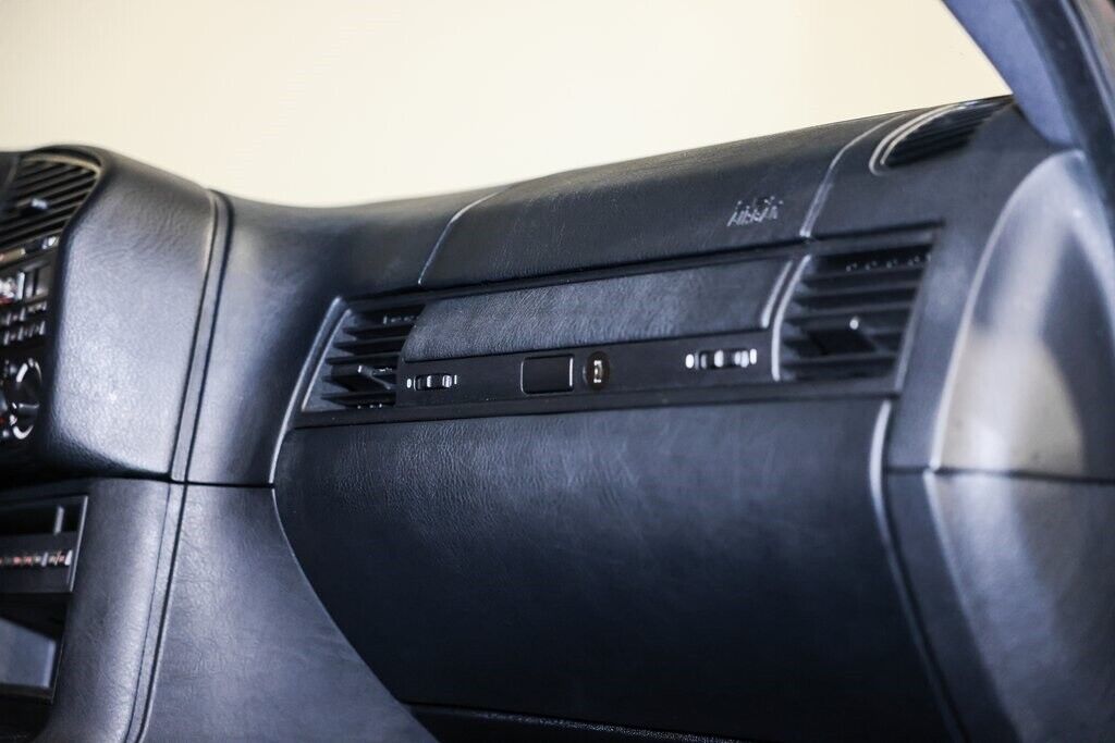 BMW-M3-1995-2D-Coupe-26