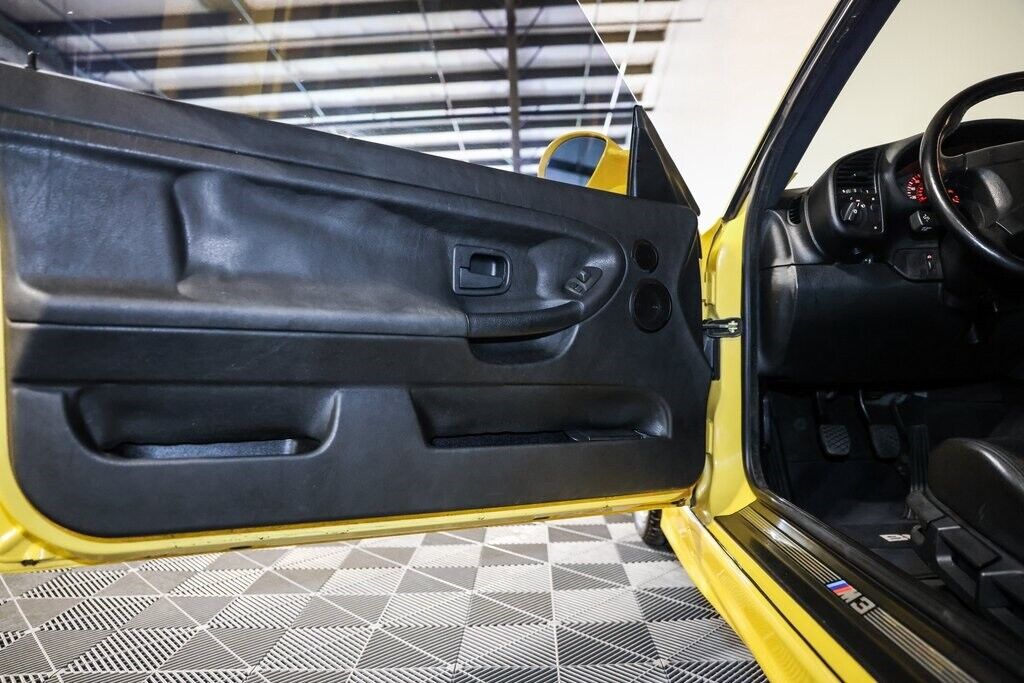 BMW-M3-1995-2D-Coupe-32