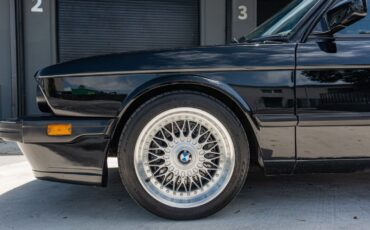 BMW-M5-1988-Sedan-1