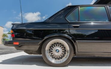 BMW-M5-1988-Sedan-10