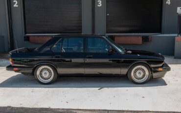 BMW-M5-1988-Sedan-11