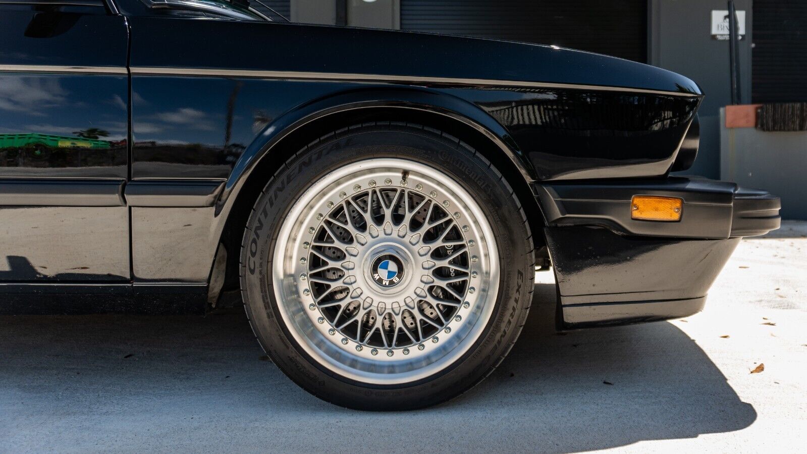 BMW-M5-1988-Sedan-12