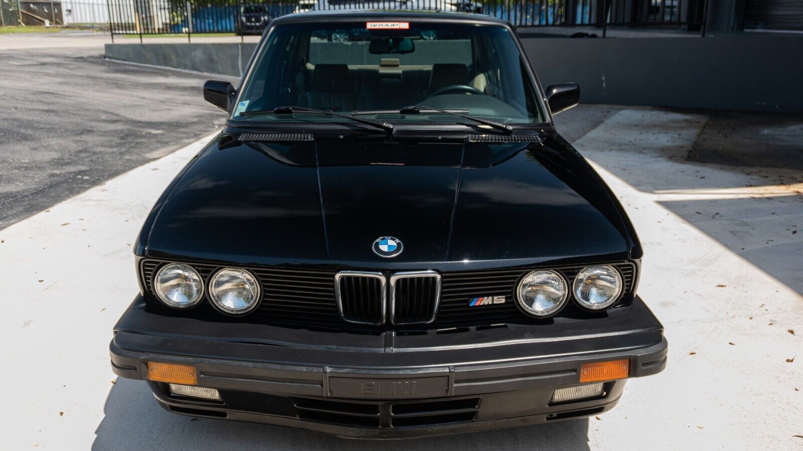 BMW-M5-1988-Sedan-13