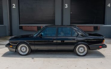 BMW-M5-1988-Sedan-2