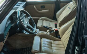 BMW-M5-1988-Sedan-22