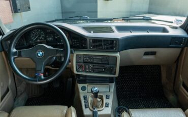 BMW-M5-1988-Sedan-24