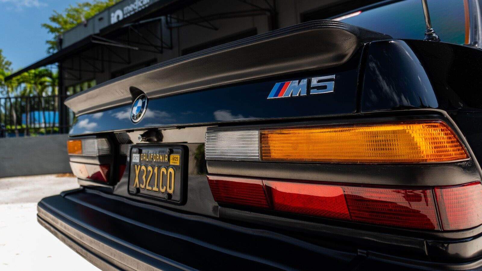 BMW-M5-1988-Sedan-7