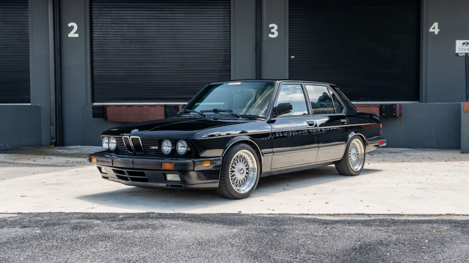 BMW M5 1988 Sedan
