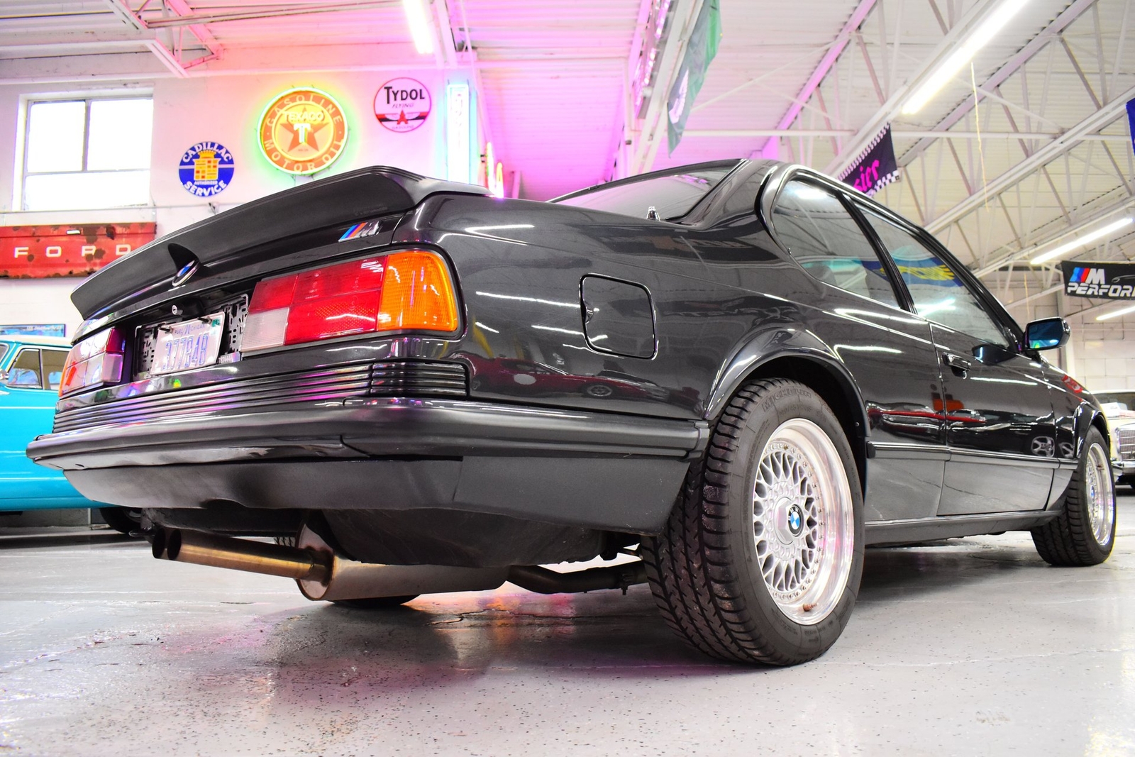 BMW-M6-1985-Coupe-12