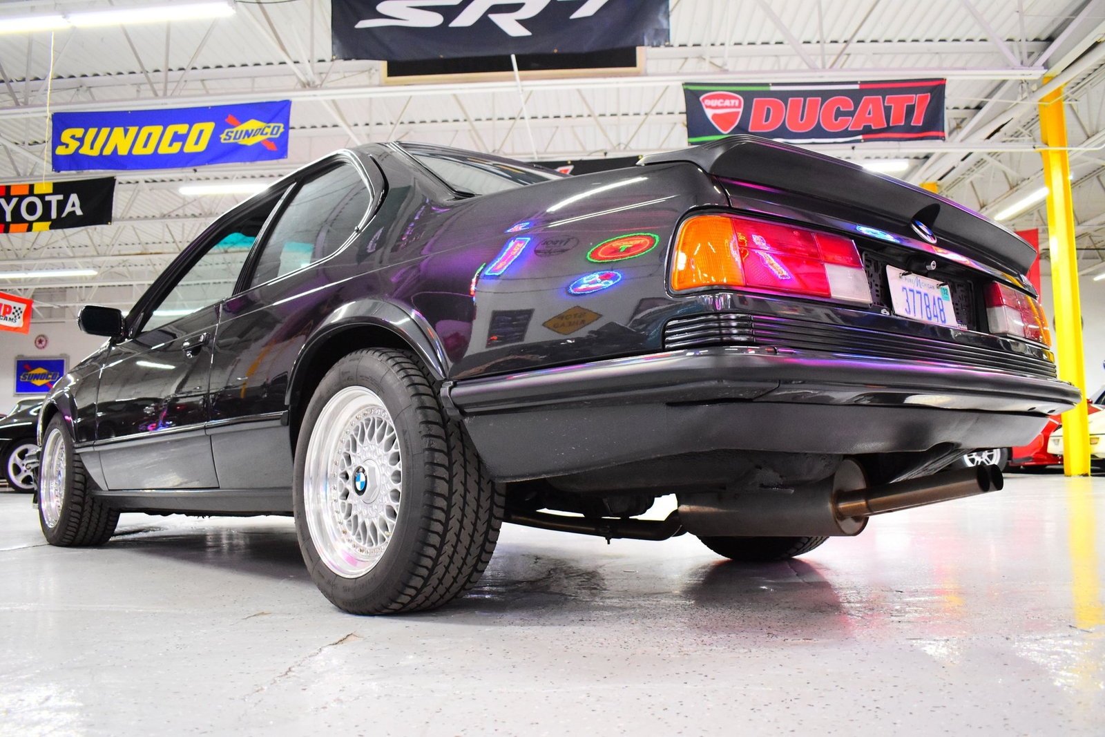 BMW-M6-1985-Coupe-18